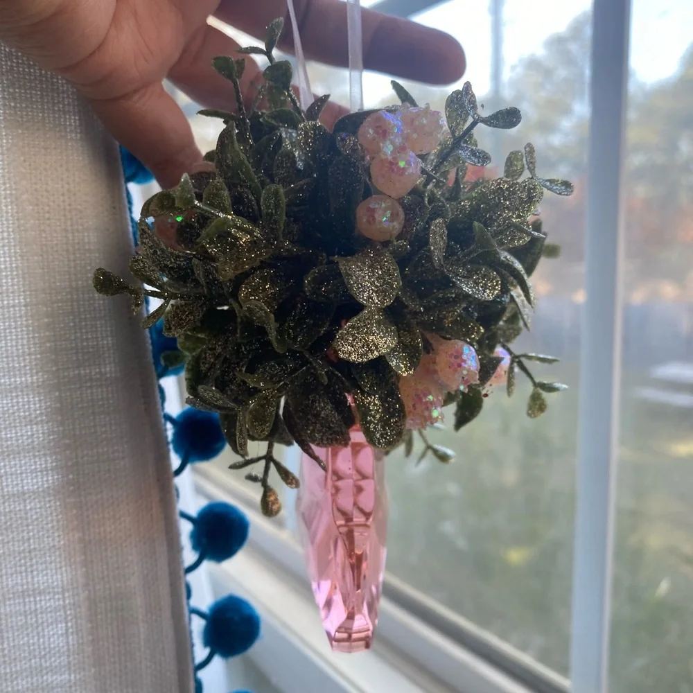 Mistletoe. New without box. Pink coquette styke - Picture 3 of 6